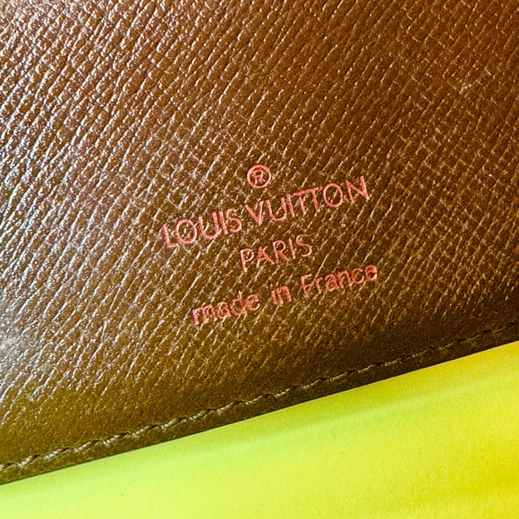 Louis Vuitton Damier set of 2  Brown Leather wallet 
1 for women and 1 for man. - Picture 6 of 15